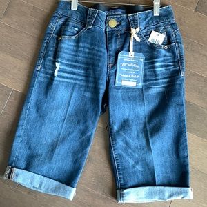 Democracy “Ab”solution Ab Blue Bermuda Jean short New with tags Size 2 or 6